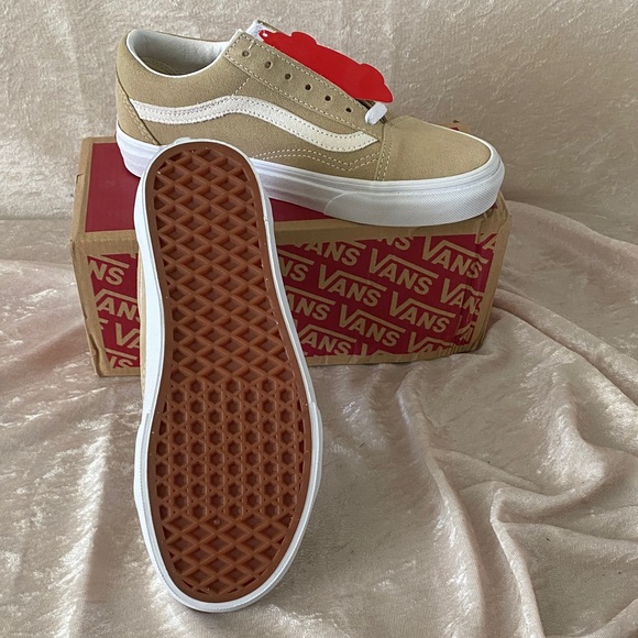 Vans Beige and White Low-Top Sneakers - Picture 2 of 4